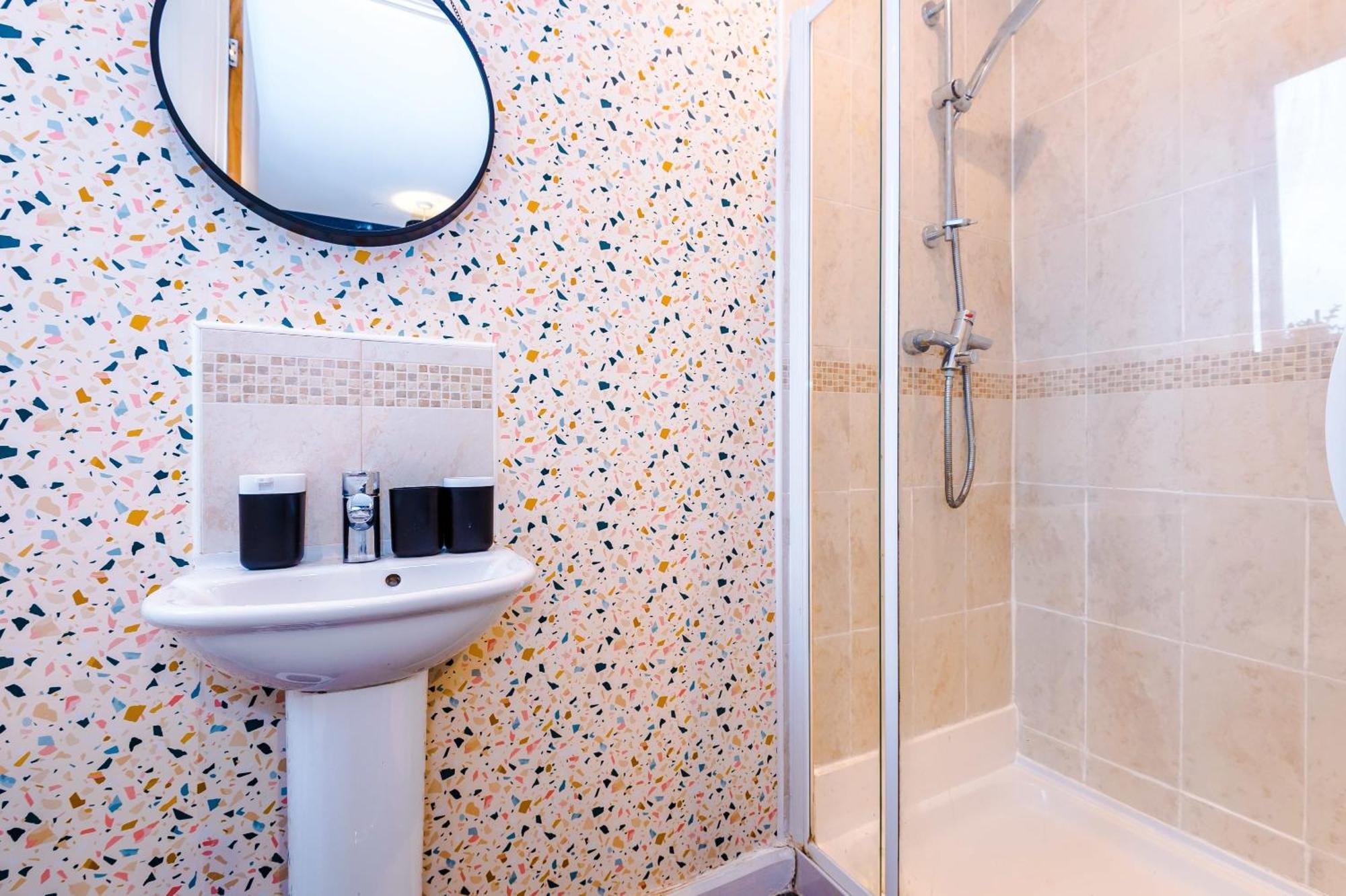 Вілла Rest&Recharge At A Spacious Townhouse By The Etihad Манчестер Екстер'єр фото