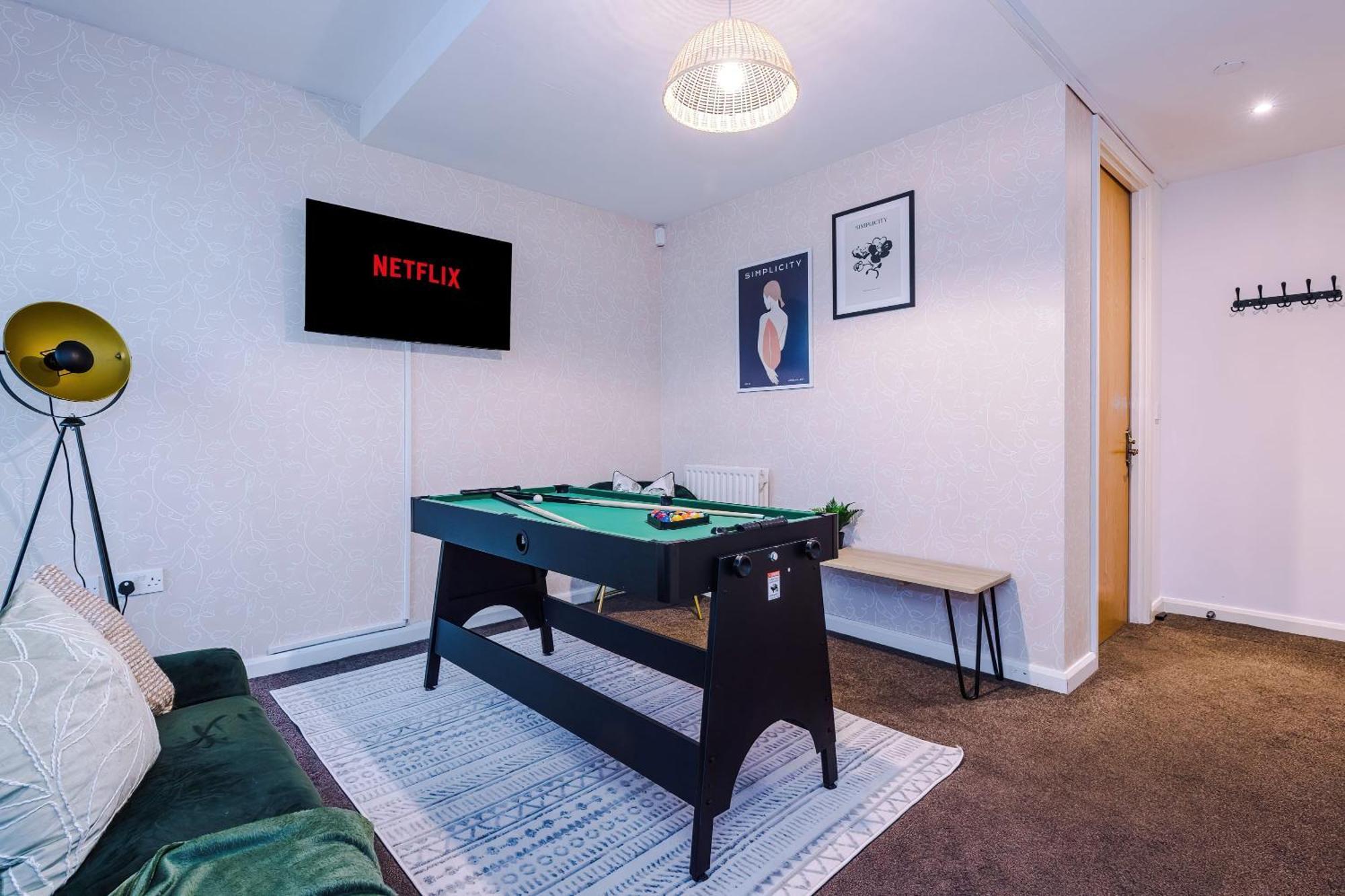 Вілла Rest&Recharge At A Spacious Townhouse By The Etihad Манчестер Екстер'єр фото