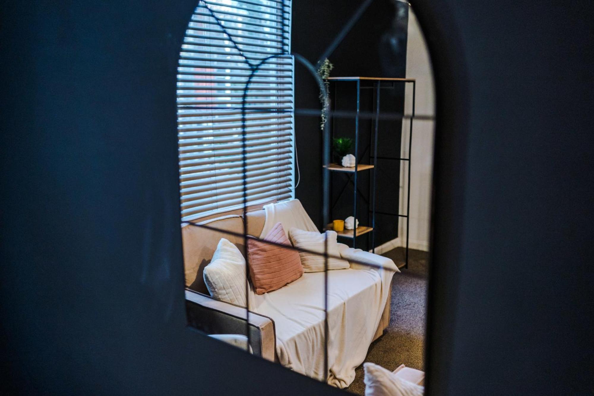 Вілла Rest&Recharge At A Spacious Townhouse By The Etihad Манчестер Екстер'єр фото