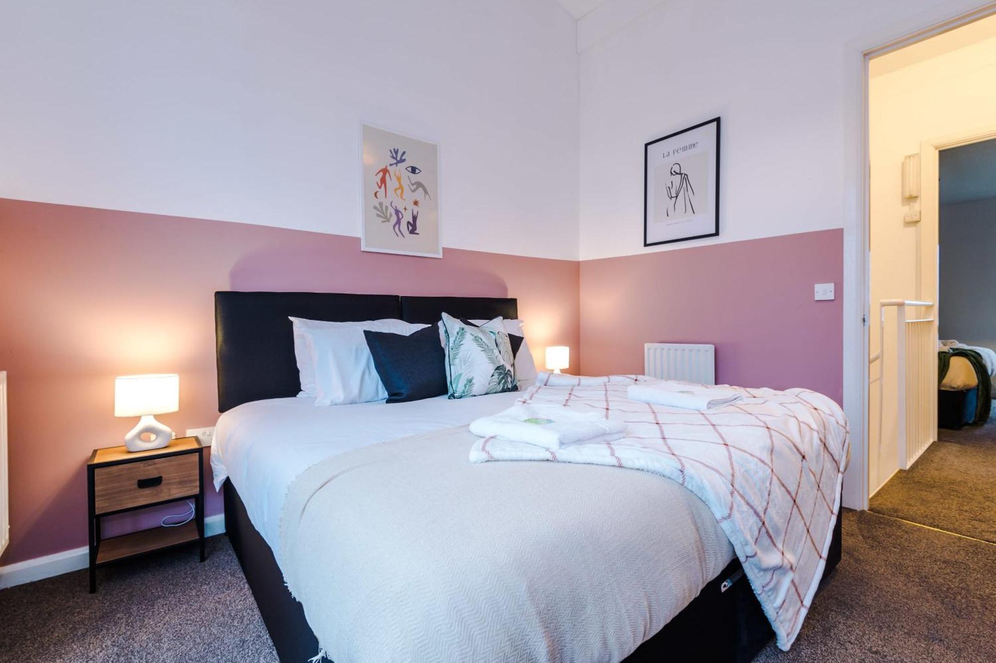 Вілла Rest&Recharge At A Spacious Townhouse By The Etihad Манчестер Екстер'єр фото