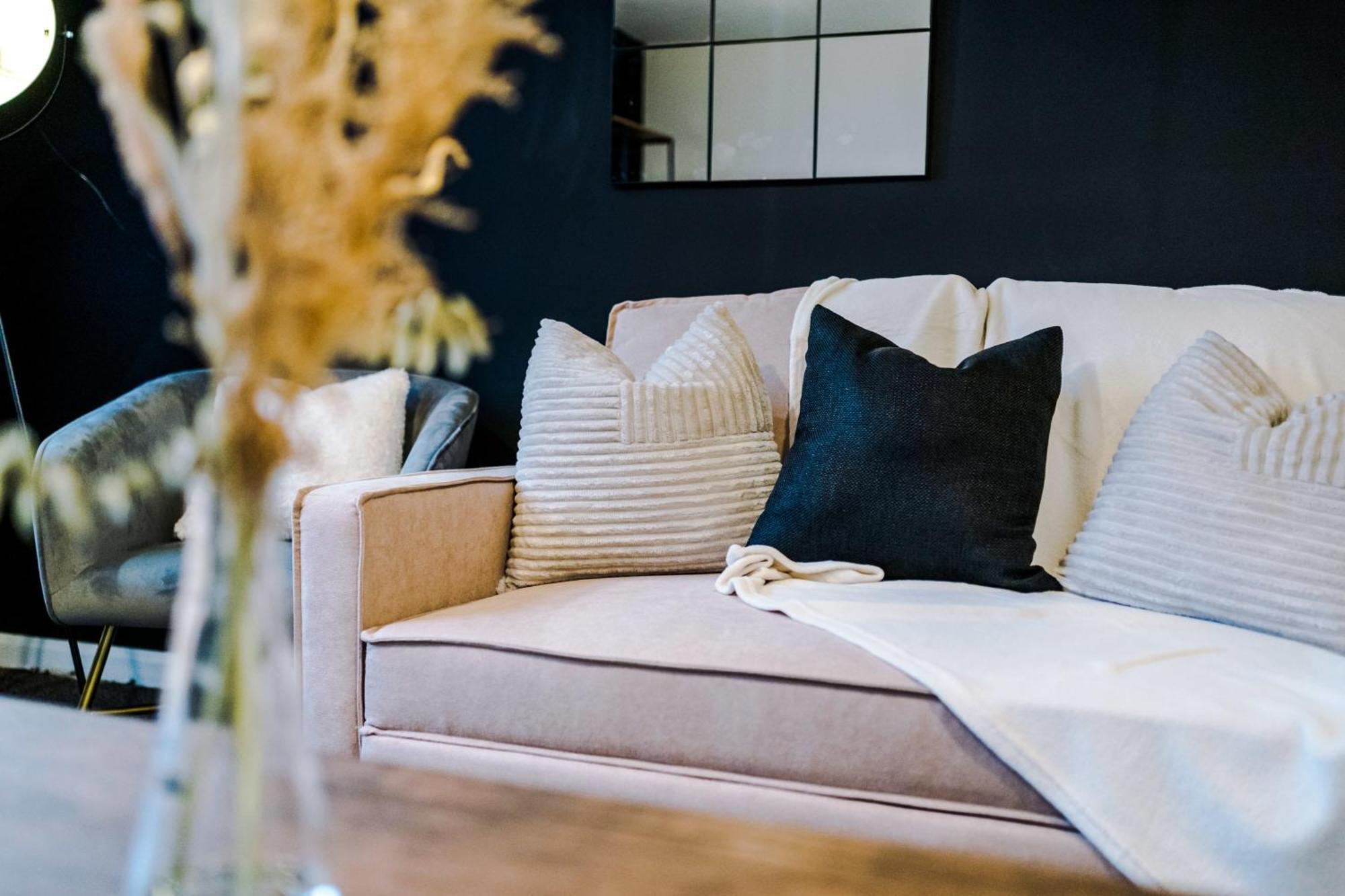 Вілла Rest&Recharge At A Spacious Townhouse By The Etihad Манчестер Екстер'єр фото